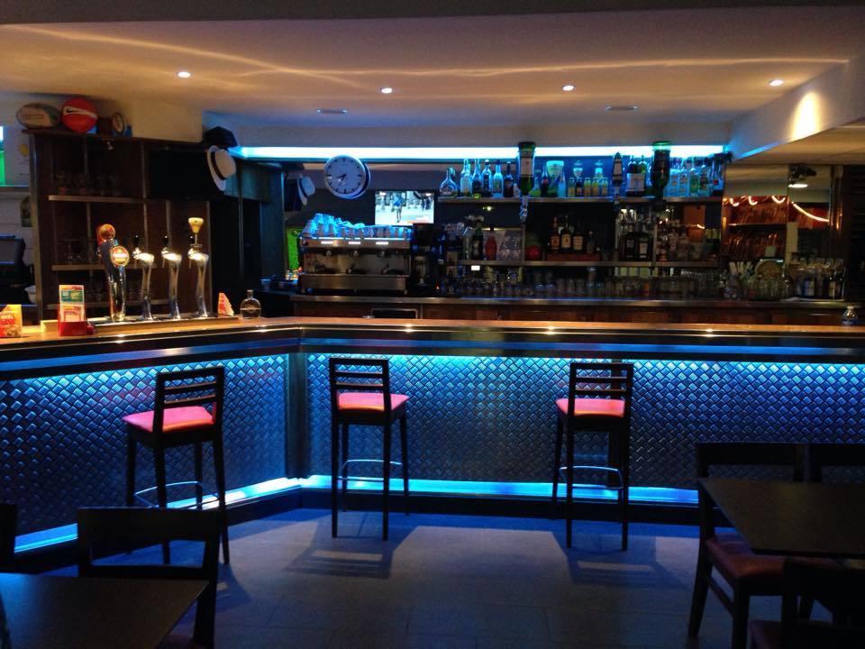 ホテル La Hourquie Cafe Morlaas エクステリア 写真