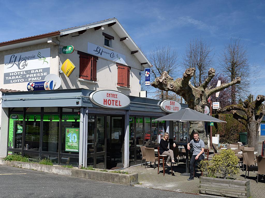 ホテル La Hourquie Cafe Morlaas エクステリア 写真